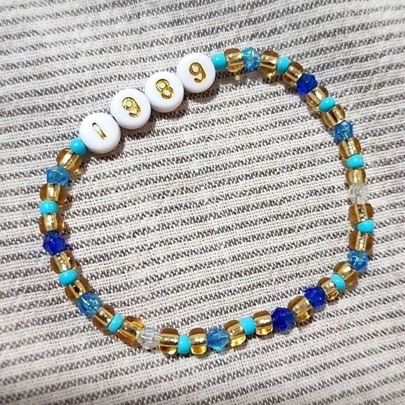 Taylor Swift Friendship Bracelet - Picture 1 of 1